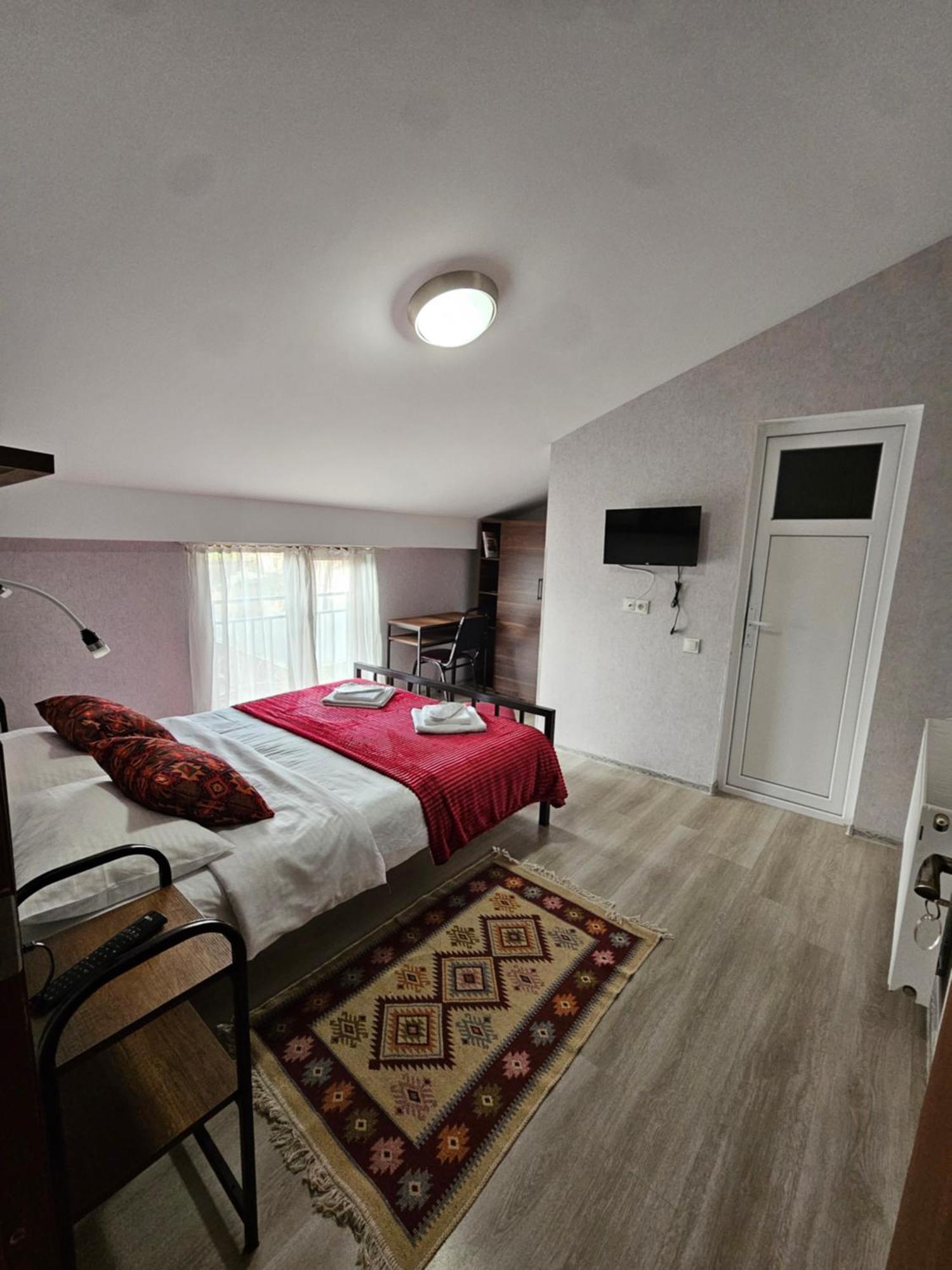 Hotel Tradicia Tbilisi Ngoại thất bức ảnh